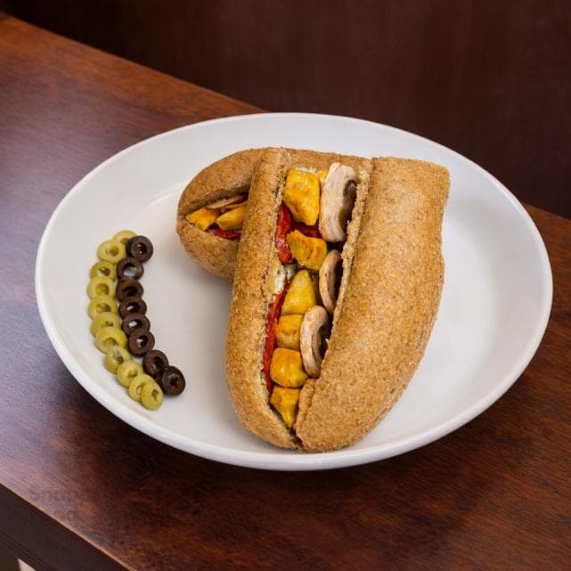 🥖 ساندویچ رژیمی چیکن باربیکیو (BBQ Chicken Healthy Sandwich)